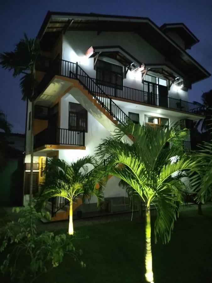 Lioni Holidays Villa Негомбо Екстер'єр фото